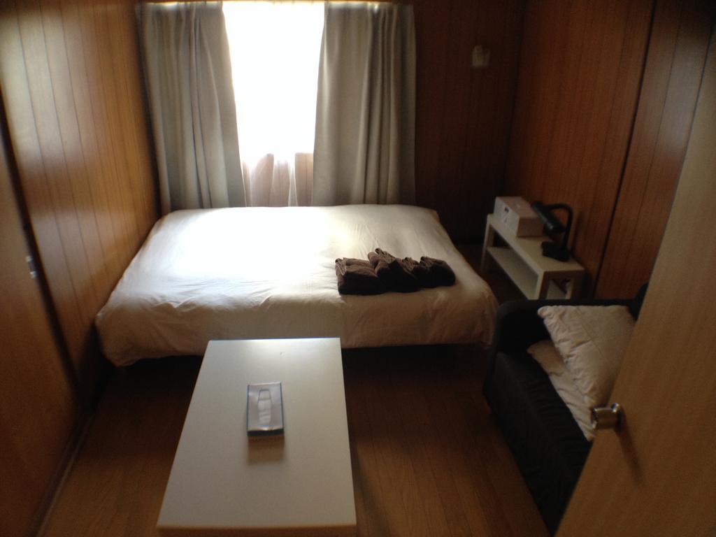Family Resort Apartment Funabashi Buitenkant foto