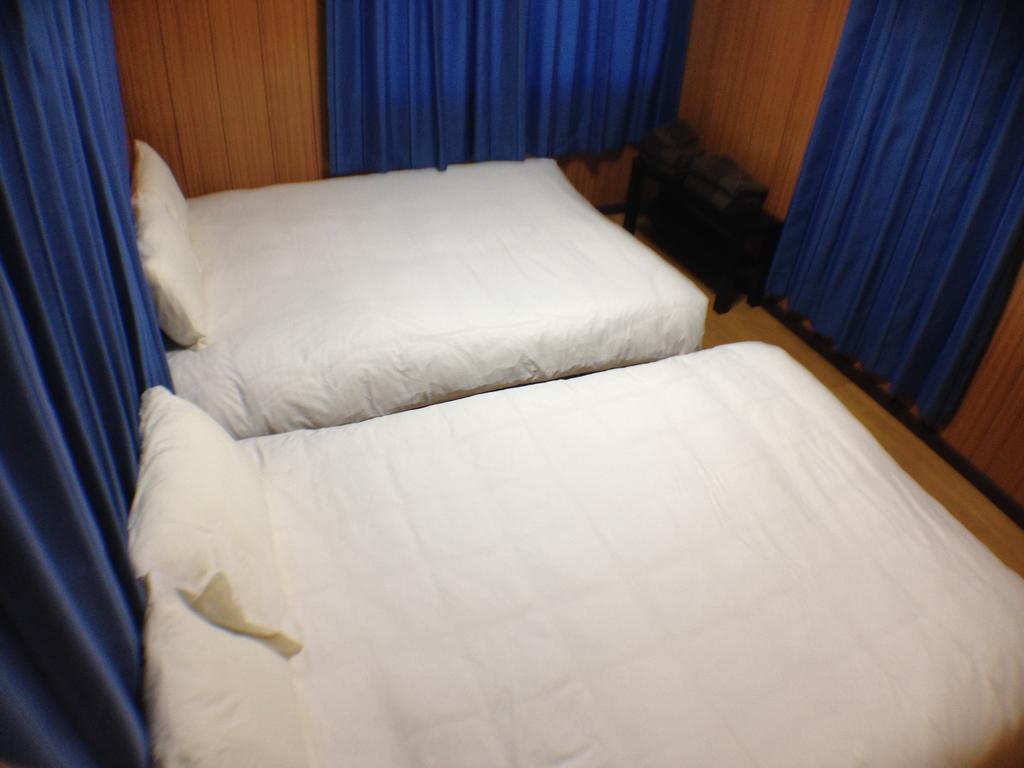 Family Resort Apartment Funabashi Buitenkant foto